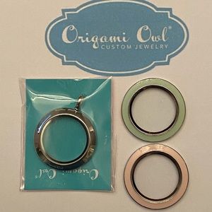 🆕Origami Owl Medium LivingLocket w 2 swap faces